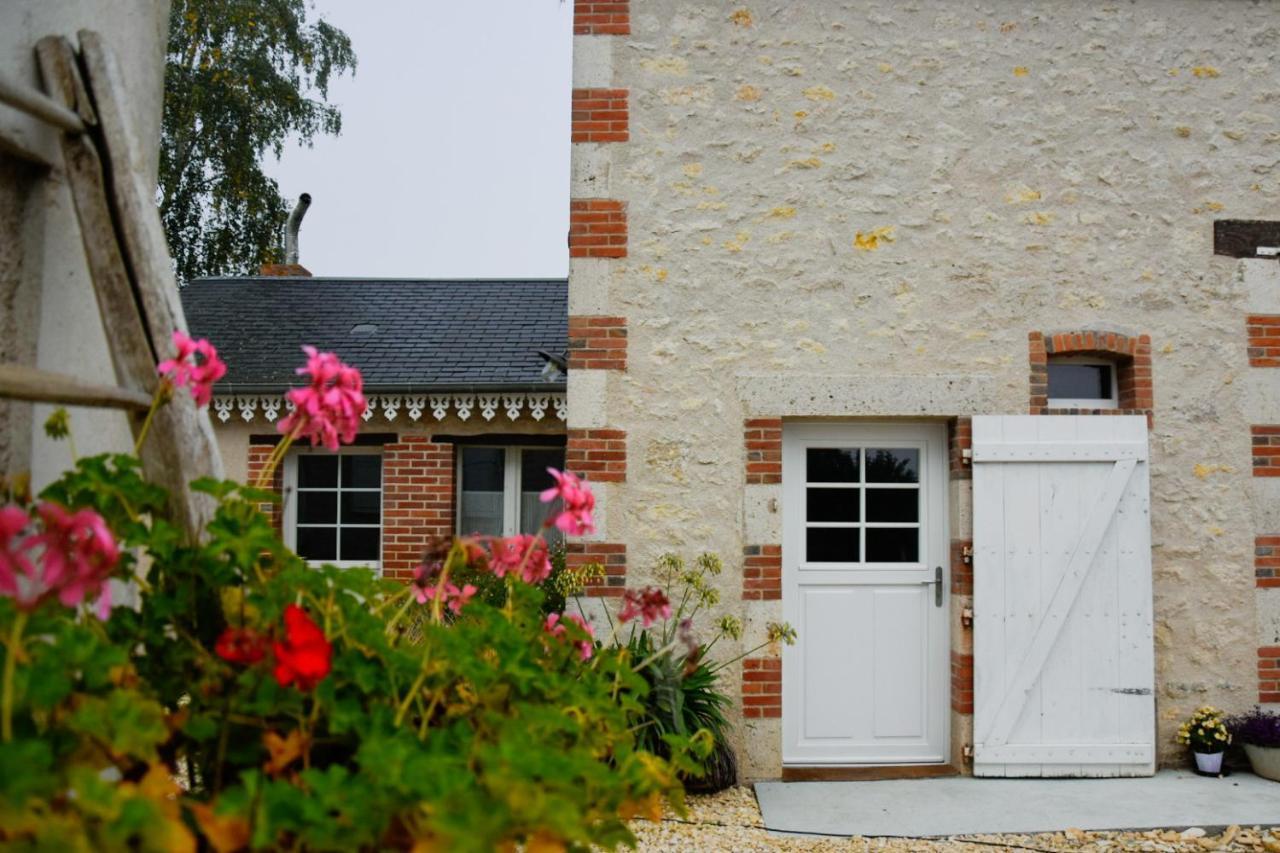 Gite Des Ouches - Piscine Civray  Exterior photo