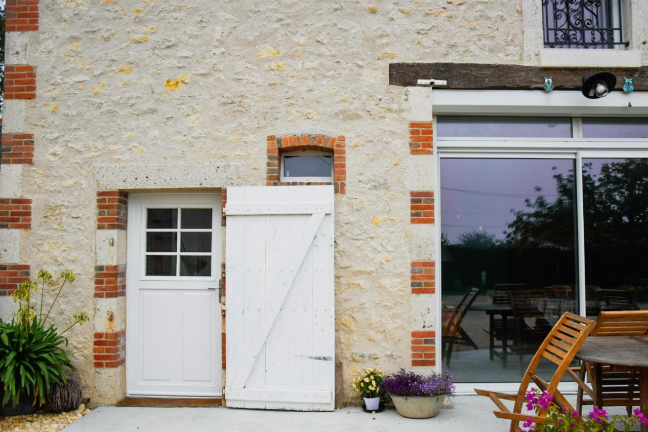 Gite Des Ouches - Piscine Civray  Exterior photo